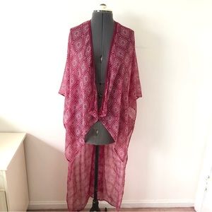 🎀 5/$25 BCBGeneration red medallion print boho chiffon cover up kimono